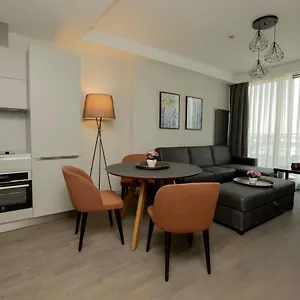 Retro 9 Homes & Suites Apartment
